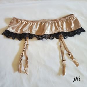 Womens Garter Stretchy Belt color: Nude